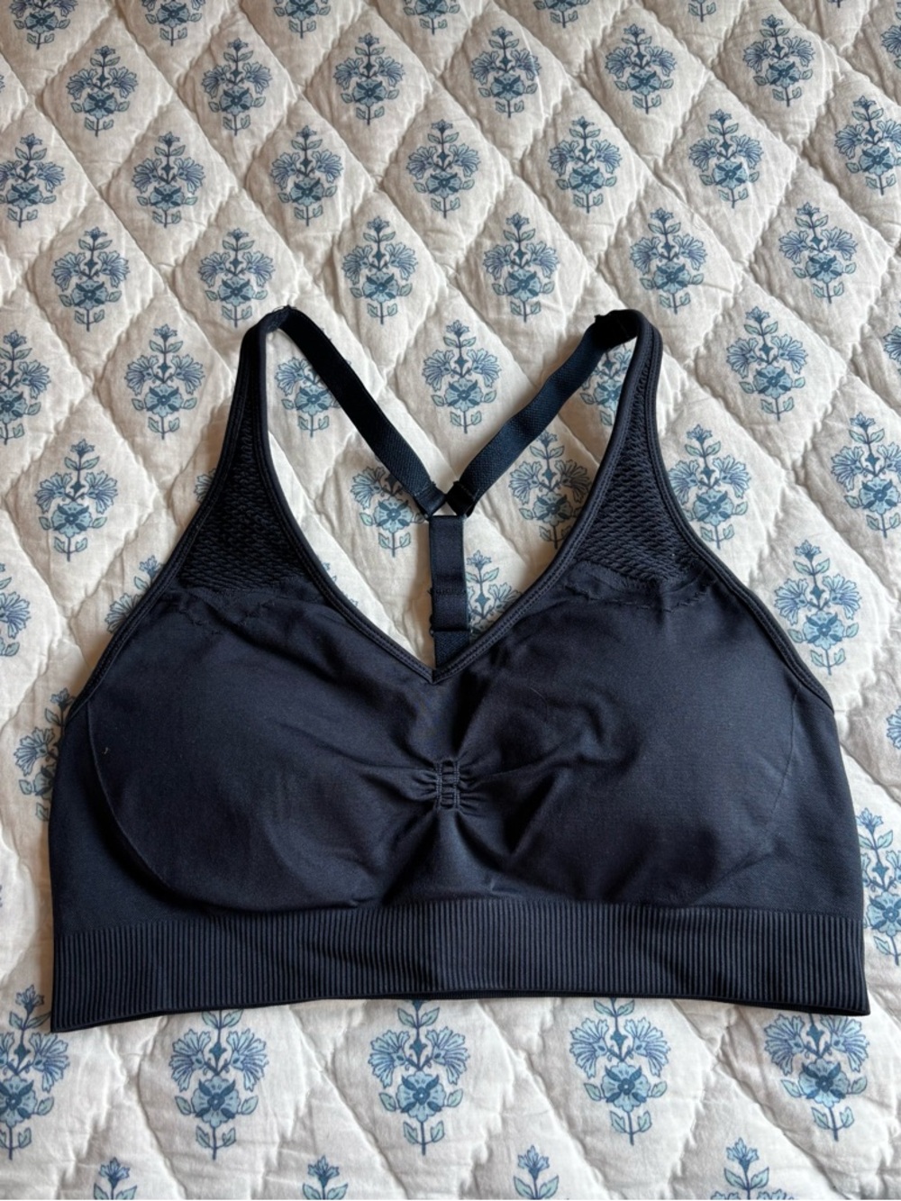 Athleta Black Seamless T-Back Sports Bralette